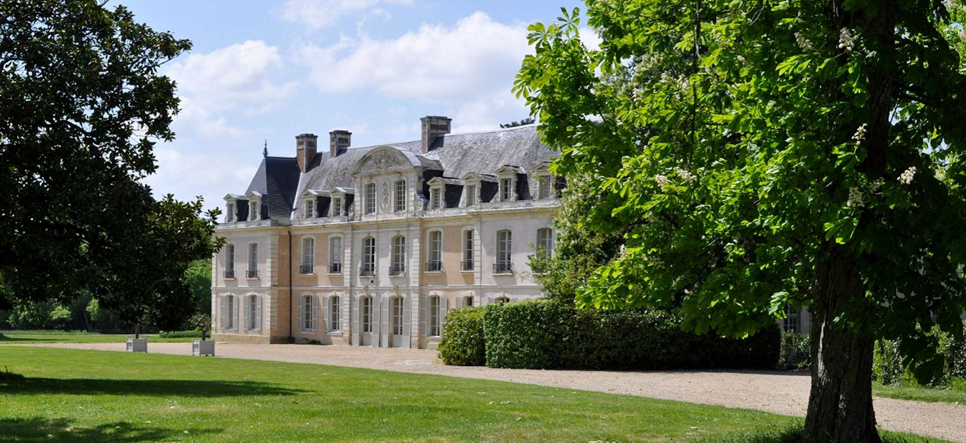 Voir la page de l'établissement "Château des Briottières"