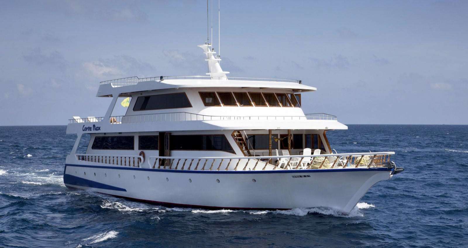 Voir la page de l'établissement "M/Y Conte Max"