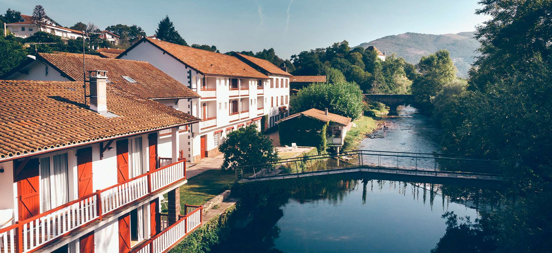 Voir la page de l'établissement "Hôtel Arcé"