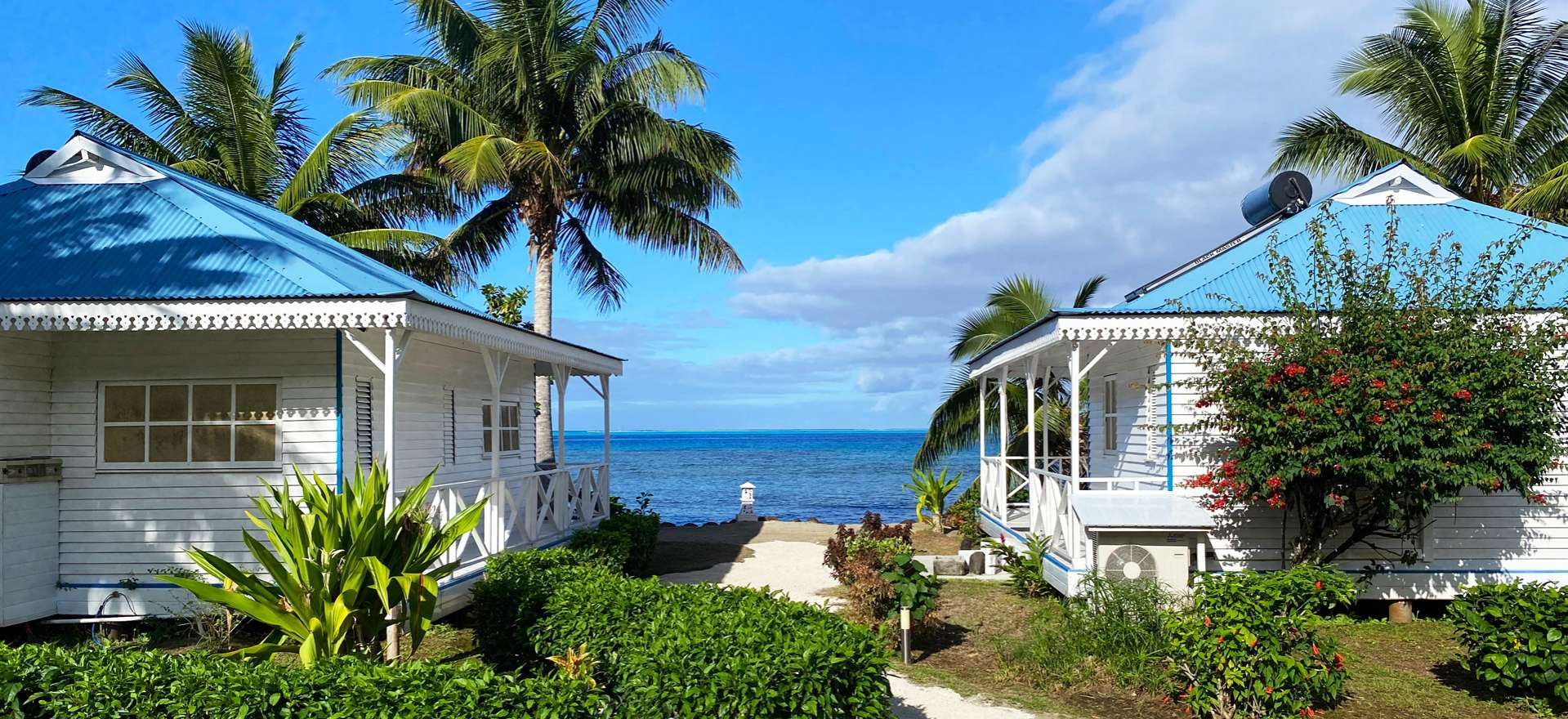 Voir la page de l'établissement "Opoa Beach Hotel"