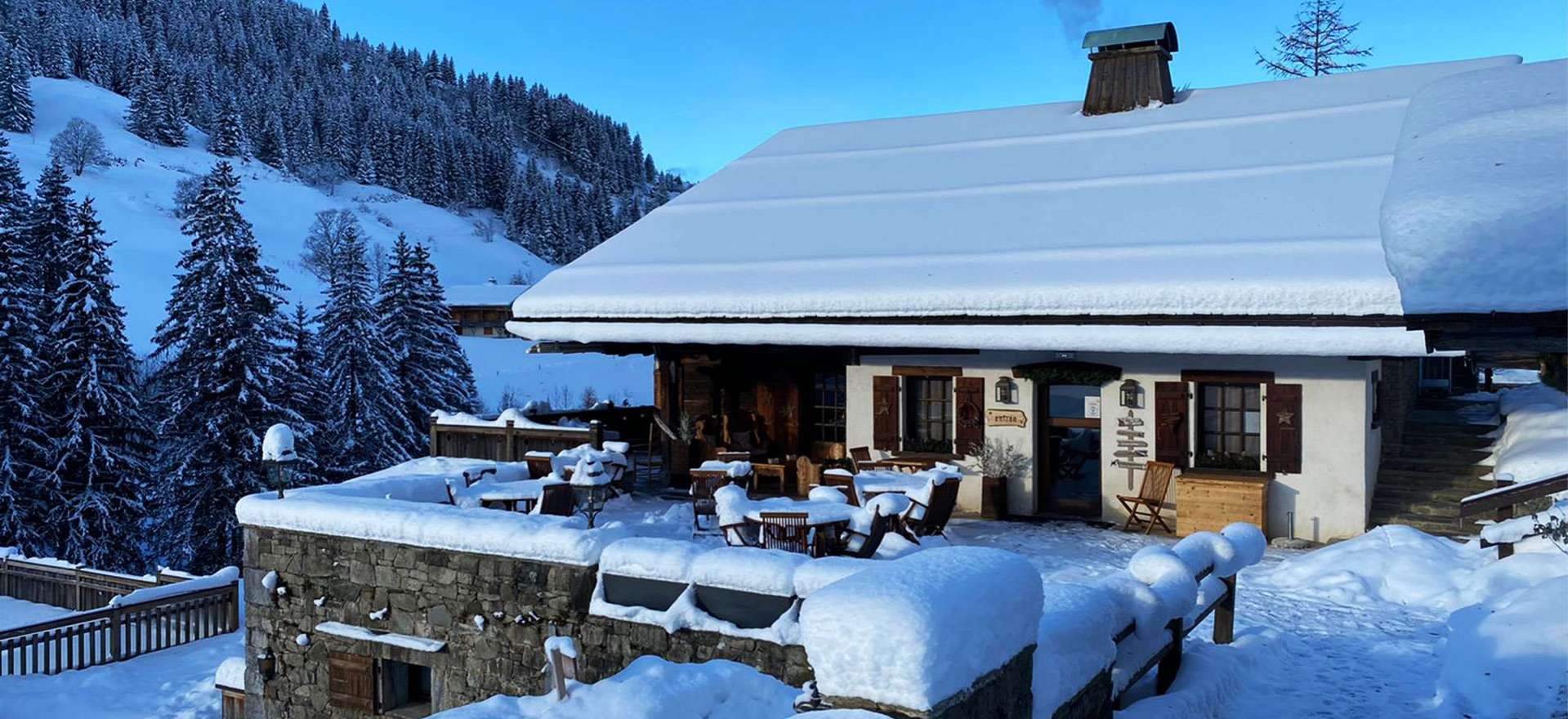 Voir la page de l'établissement "Les Chalets de la Serraz"