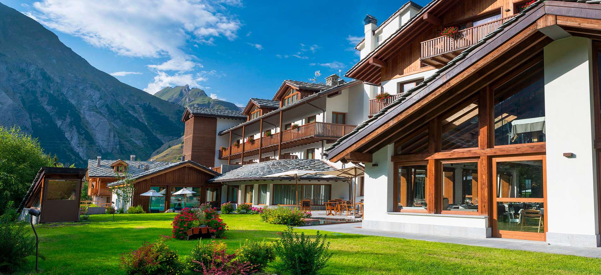 Voir la page de l'établissement "Hotel Montana Lodge & SPA"