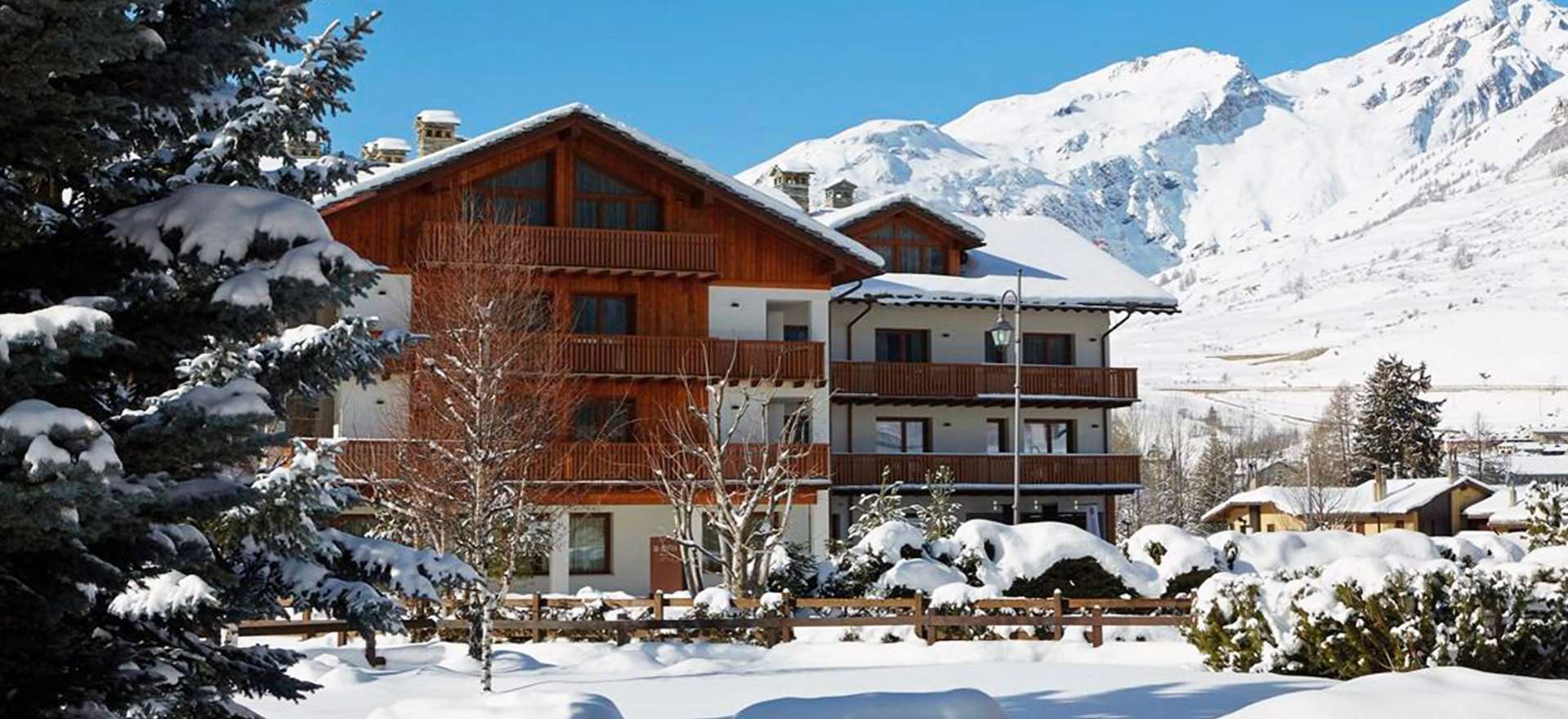 Voir la page de l'établissement "Hotel Montana Lodge & SPA"