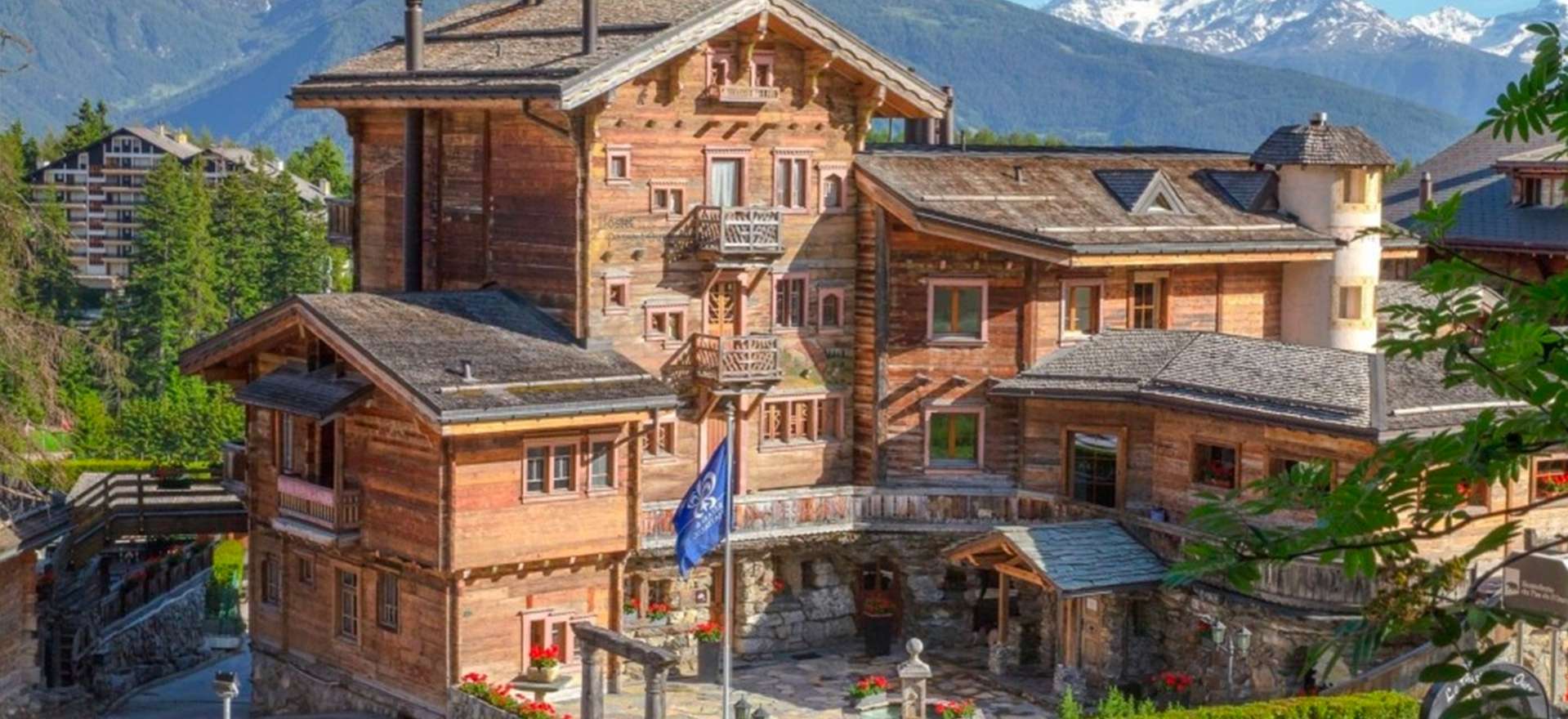 Voir la page de l'établissement "Hostellerie du Pas de l'Ours"