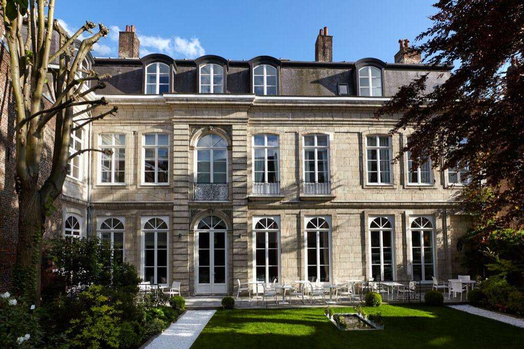 Voir la page de l'établissement "Clarance Hôtel Lille"